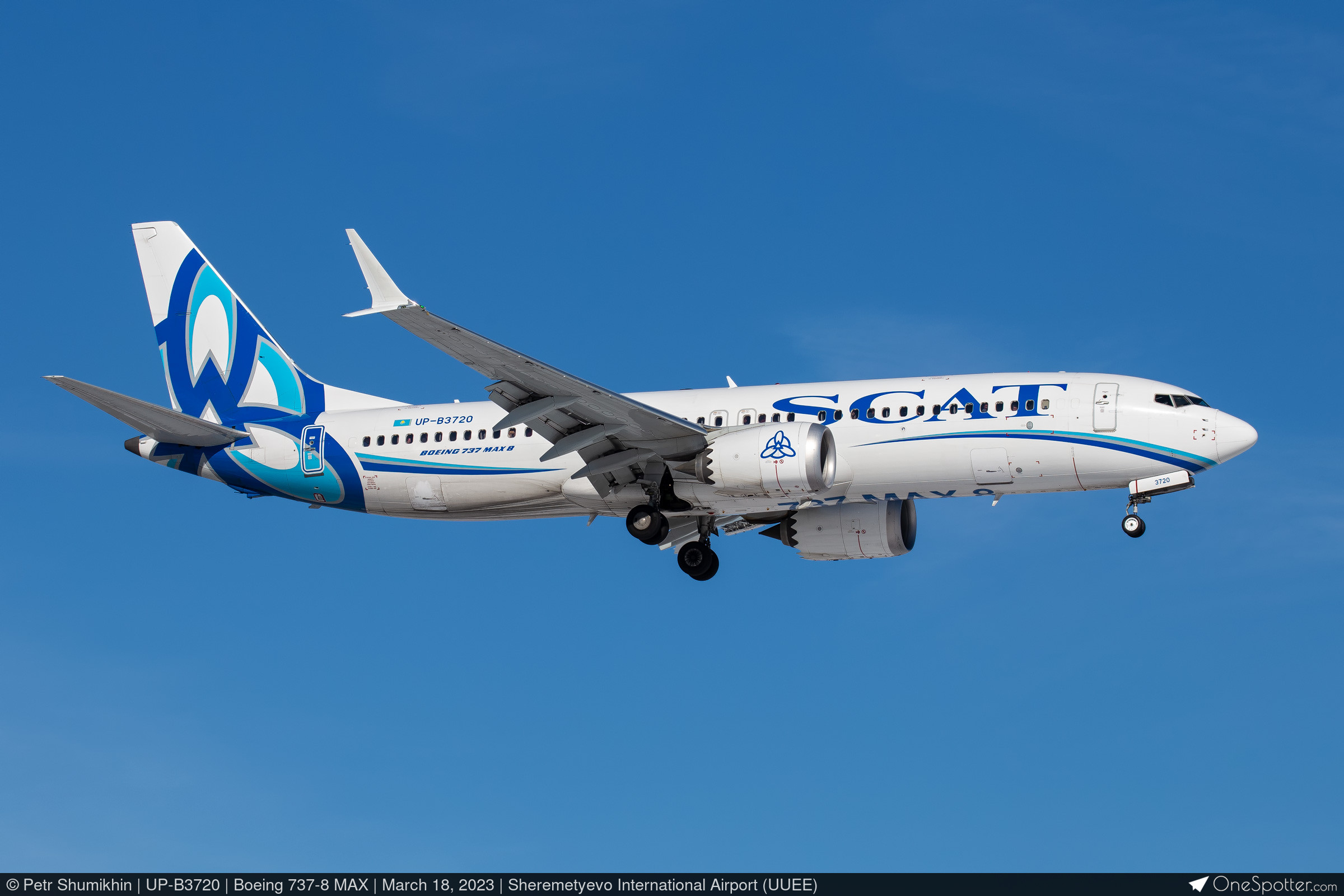 【737】 B-1426 China United Airlines Boeing 737-800