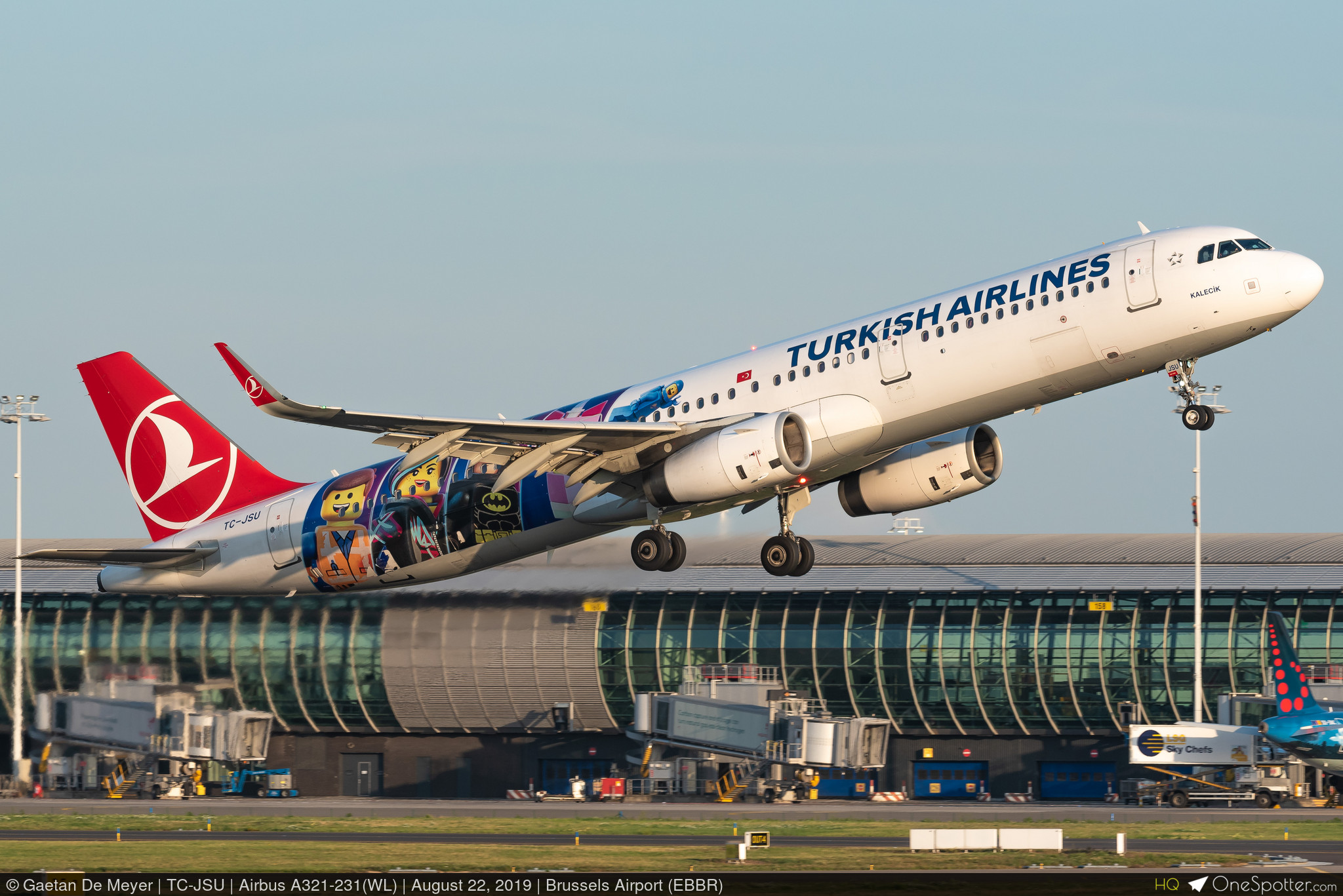 TC-JSU Turkish Airlines Airbus A321-231(WL), MSN 6709 | OneSpotter.com