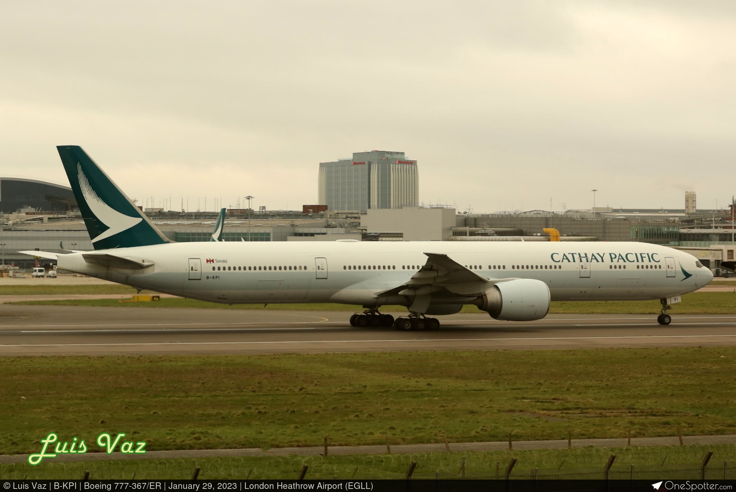 B-KPI - Boeing 777-367/ER, Cathay Pacific | OneSpotter.com