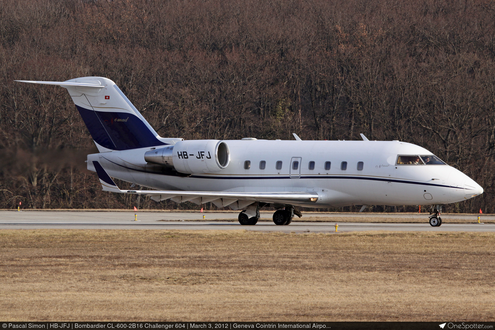 龍治 G-DRAL - Private Bombardier CL-600-2B16 Challenger 604, MSN 5599