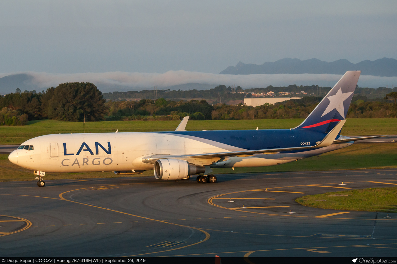 CC-CZZ - Boeing 767-316F(WL), LATAM Cargo Chile | OneSpotter.com