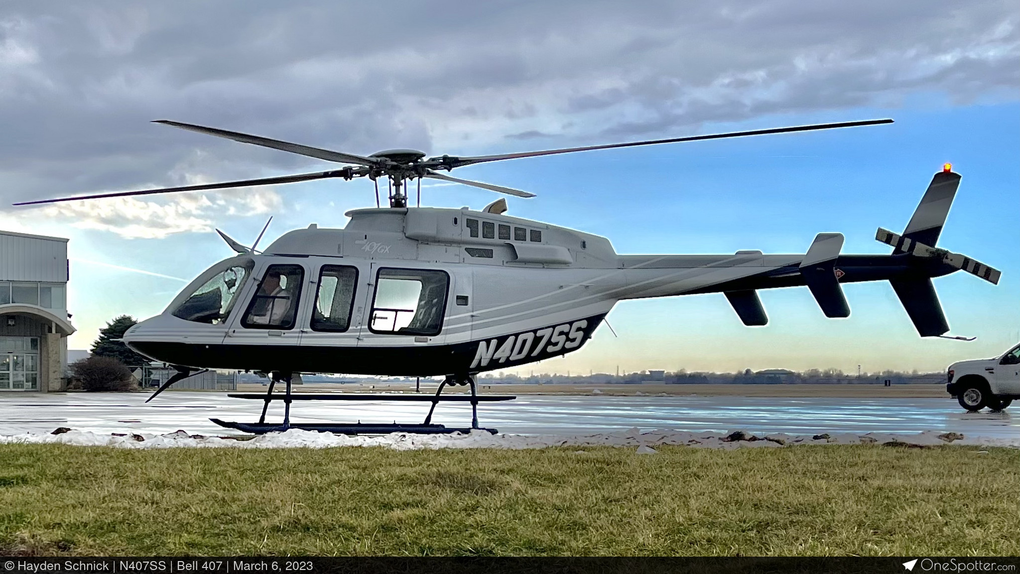 N407SS - Bell Helicopter Textron Bell 407, MSN 54303 | OneSpotter.com