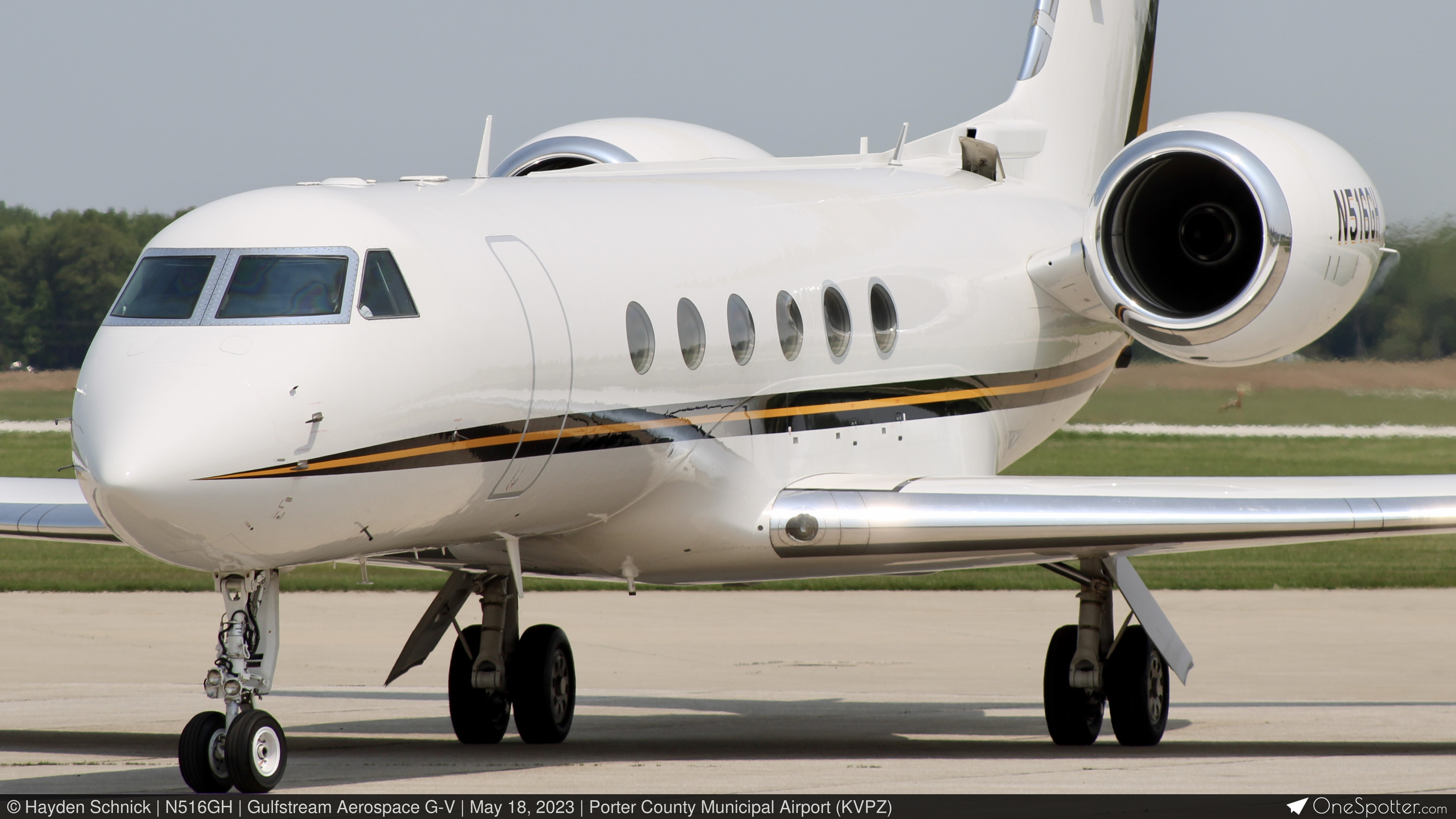 N516GH - Global Air Charters Gulfstream G-V, MSN 553 | OneSpotter.com
