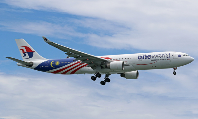 9M-MTE Malaysia Airlines Airbus A330-323X, MSN 1243 | OneSpotter.com