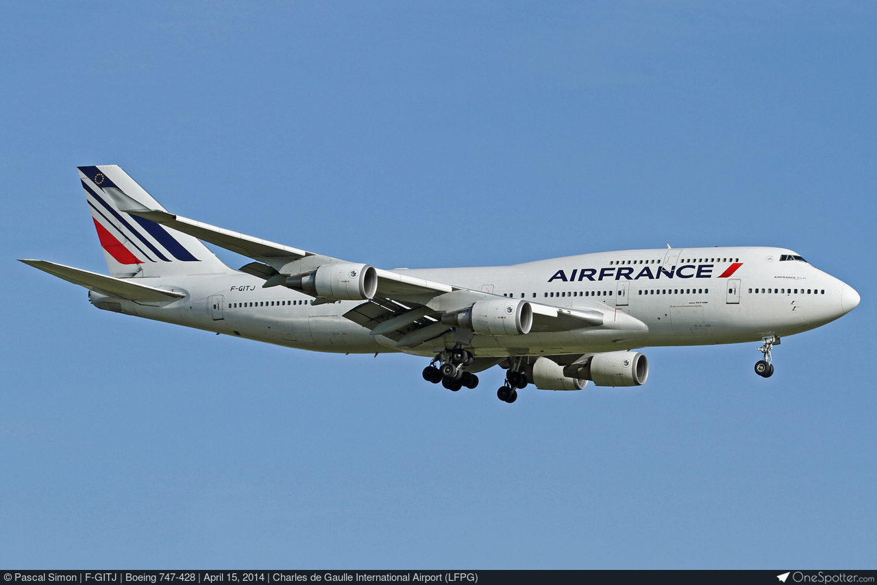 9H-AZA Saudi Arabian Airlines Boeing 747-428, MSN 32871 