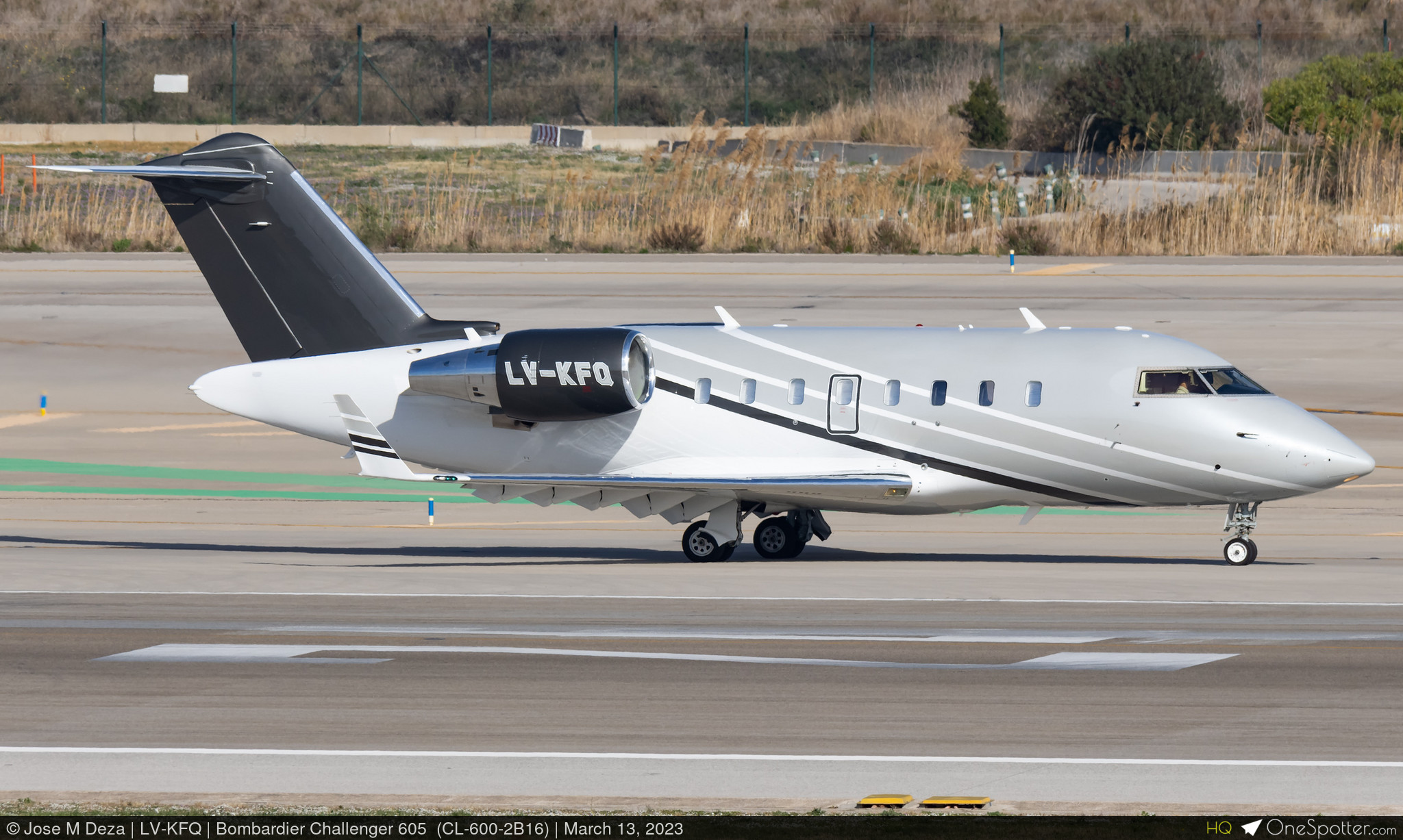 LV-KFQ FLYZAR Bombardier Challenger 605 (CL-600-2B16), MSN 5809