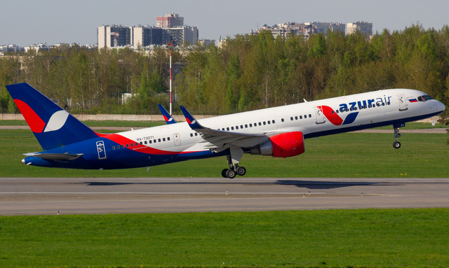 アークザラッドII 8 RA-73071 - Azur Air Boeing 757-2Q8(WL), MSN 29377 | OneSpotter.com