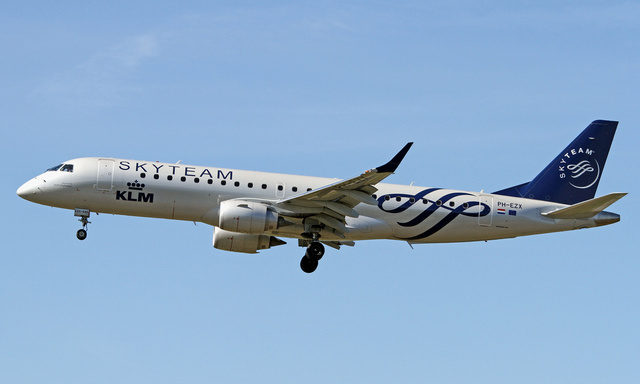 PH-EZX - KLM Cityhopper Embraer ERJ-190STD (ERJ-190-100), MSN