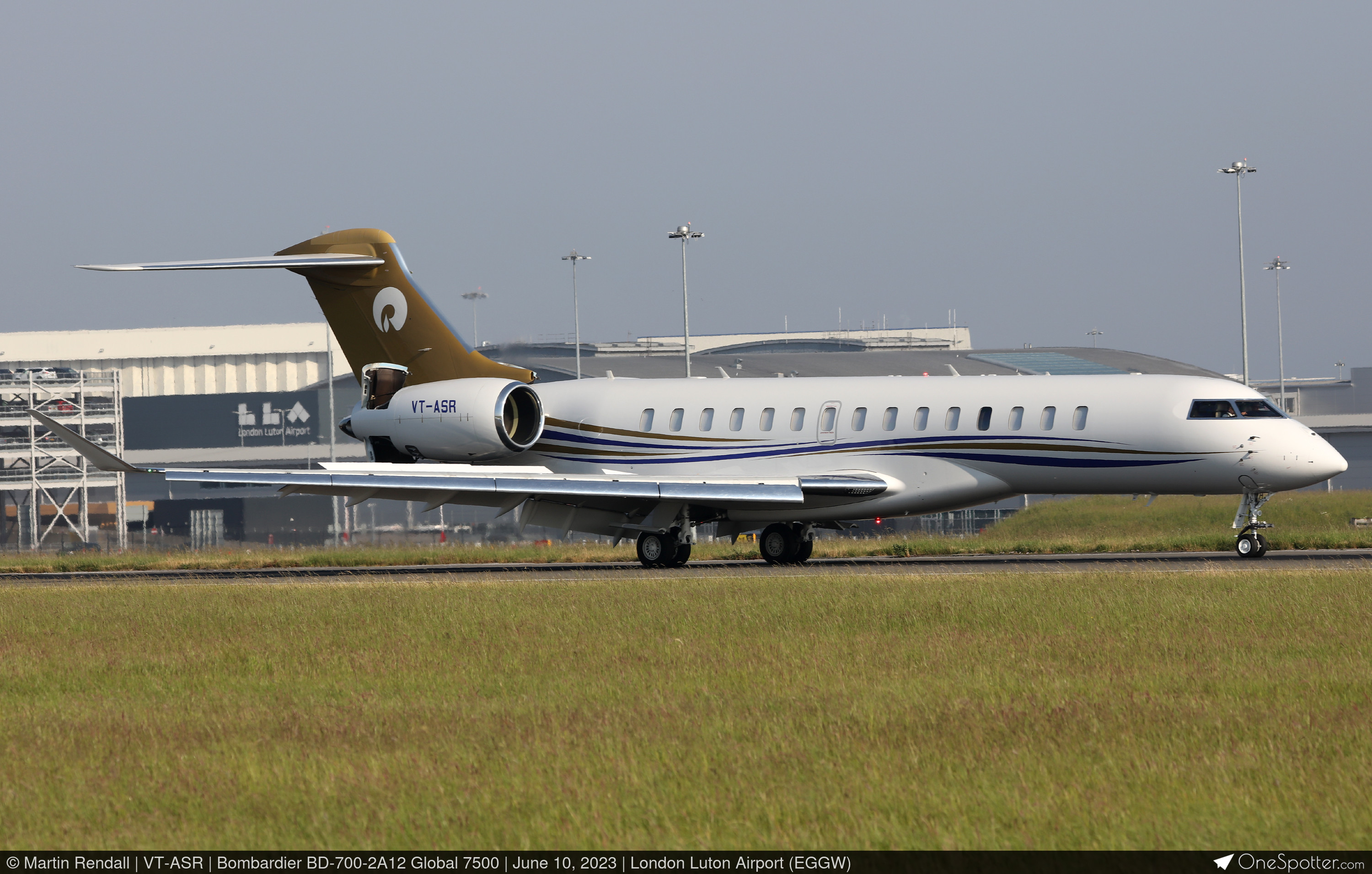 Vt Asr VT-ASR - Reliance Aviation Bombardier BD-700-2A12 Global 7500, MSN ...