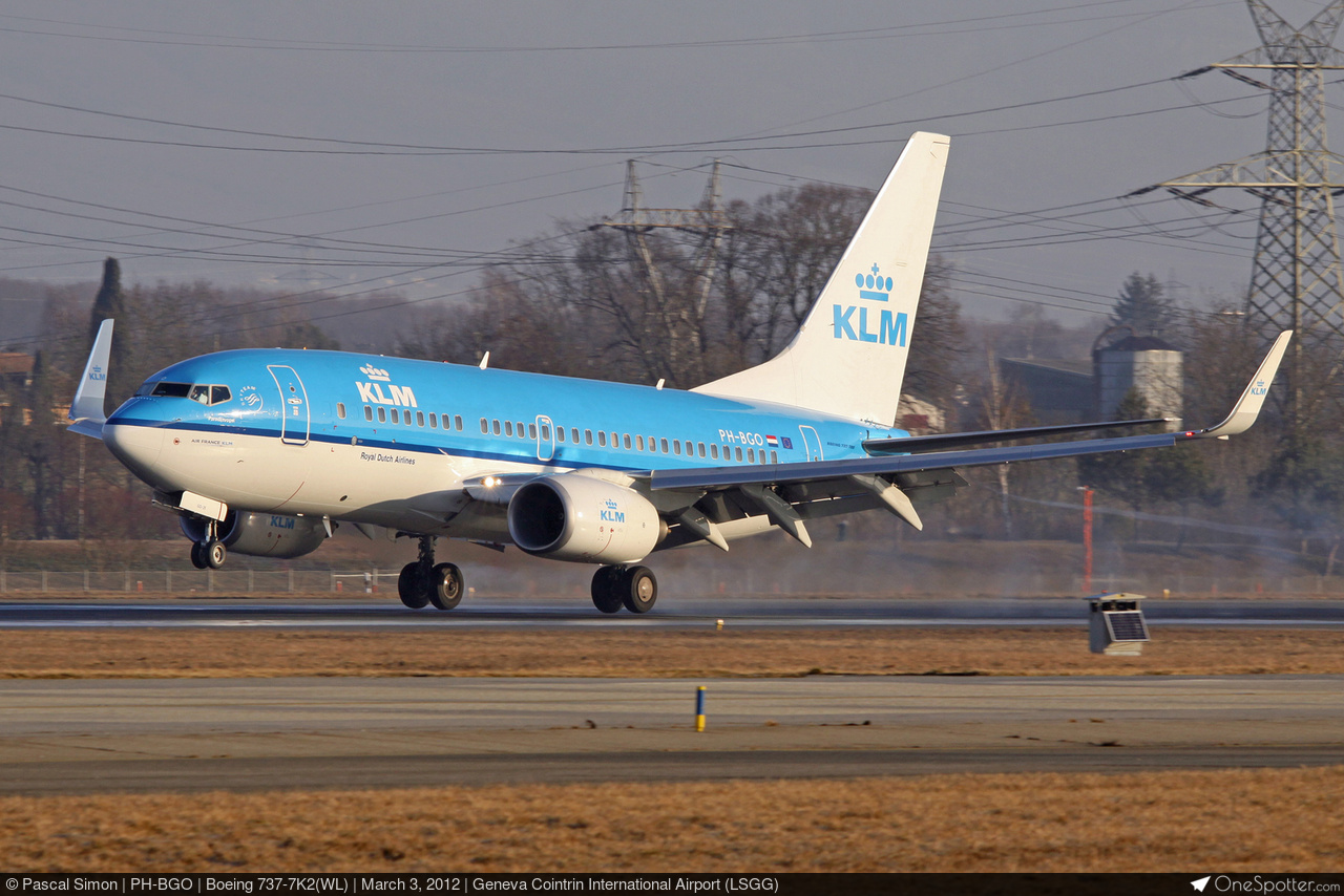 HC-CXC Equair Boeing 737-7K2(WL), MSN 38126 | OneSpotter.com 