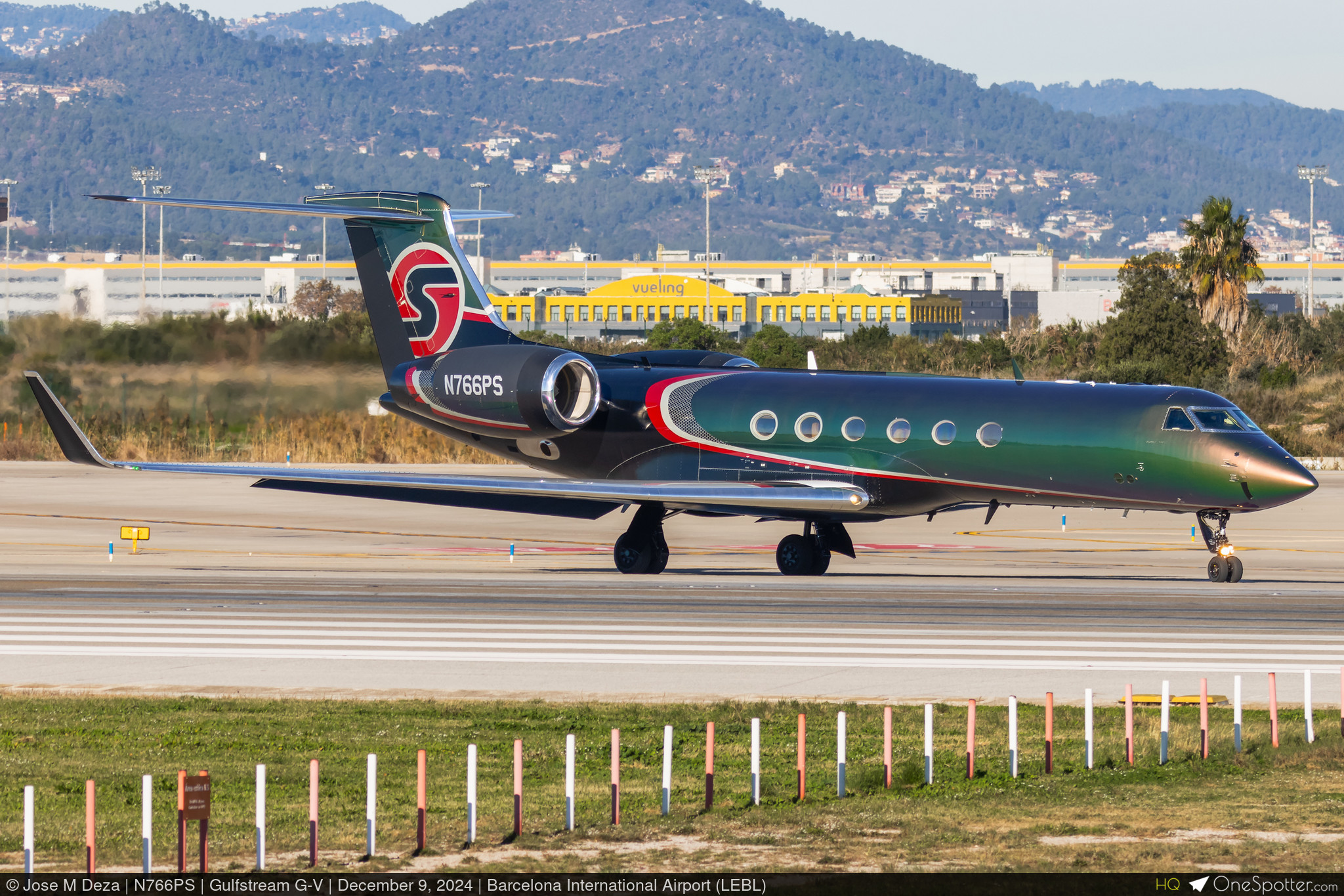 N766PS - Private Gulfstream G-V, MSN 509 | OneSpotter.com