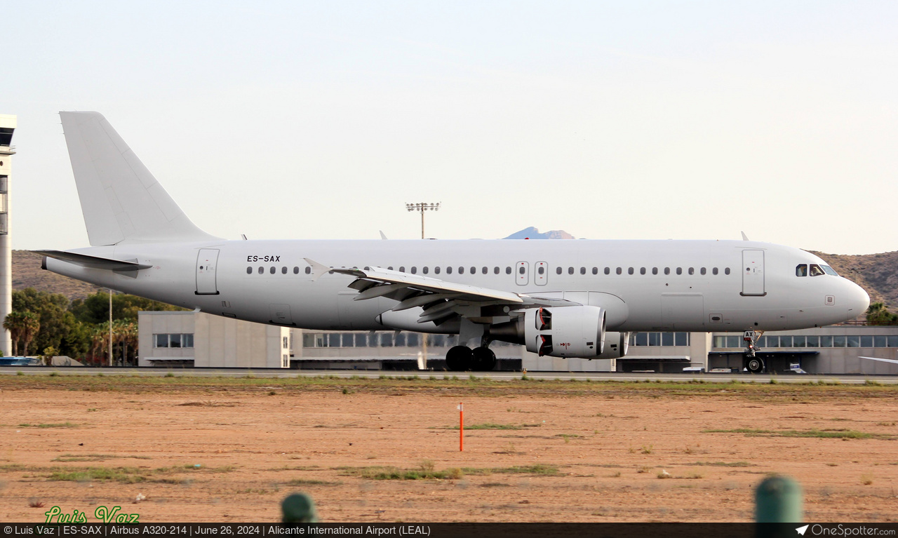 9H-EDO SmartLynx Malta Airbus A320-214, MSN 3954 | OneSpotter.com