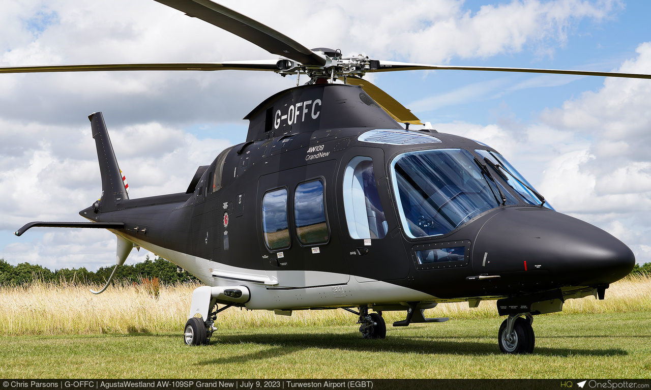 ヘリコプター AW109SP AgustaWestland Grand new Luxurious Agusta Westland AW109 SP Grand New takeoff