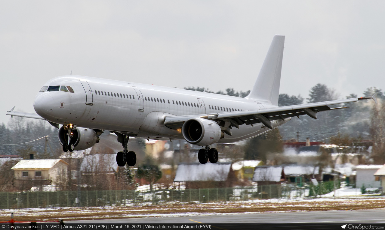 VT-IKX IndiGo Airbus A321-211(P2F), MSN 3334 | OneSpotter.com