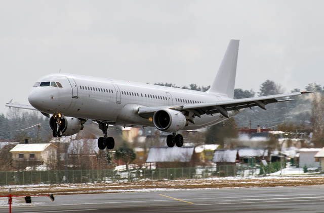 VT-IKX - IndiGo Airbus A321-211(P2F), MSN 3334 | OneSpotter.com