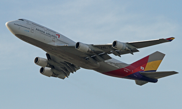 HL7423 - Asiana Airlines Boeing 747-48E, MSN 25782 | OneSpotter.com