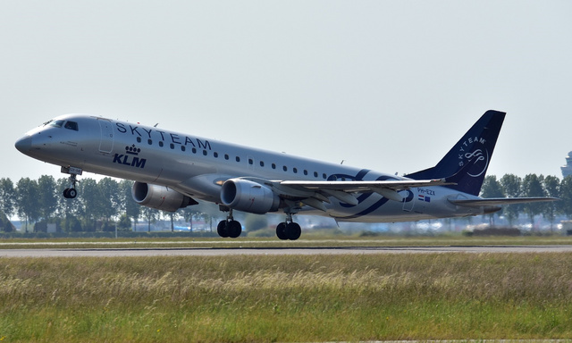 KLMオランダ航空 ERJ-190 PH-EZX 1/200 JC Wings XX20424 Embraer ERJ190STD KLM Cityhopper 