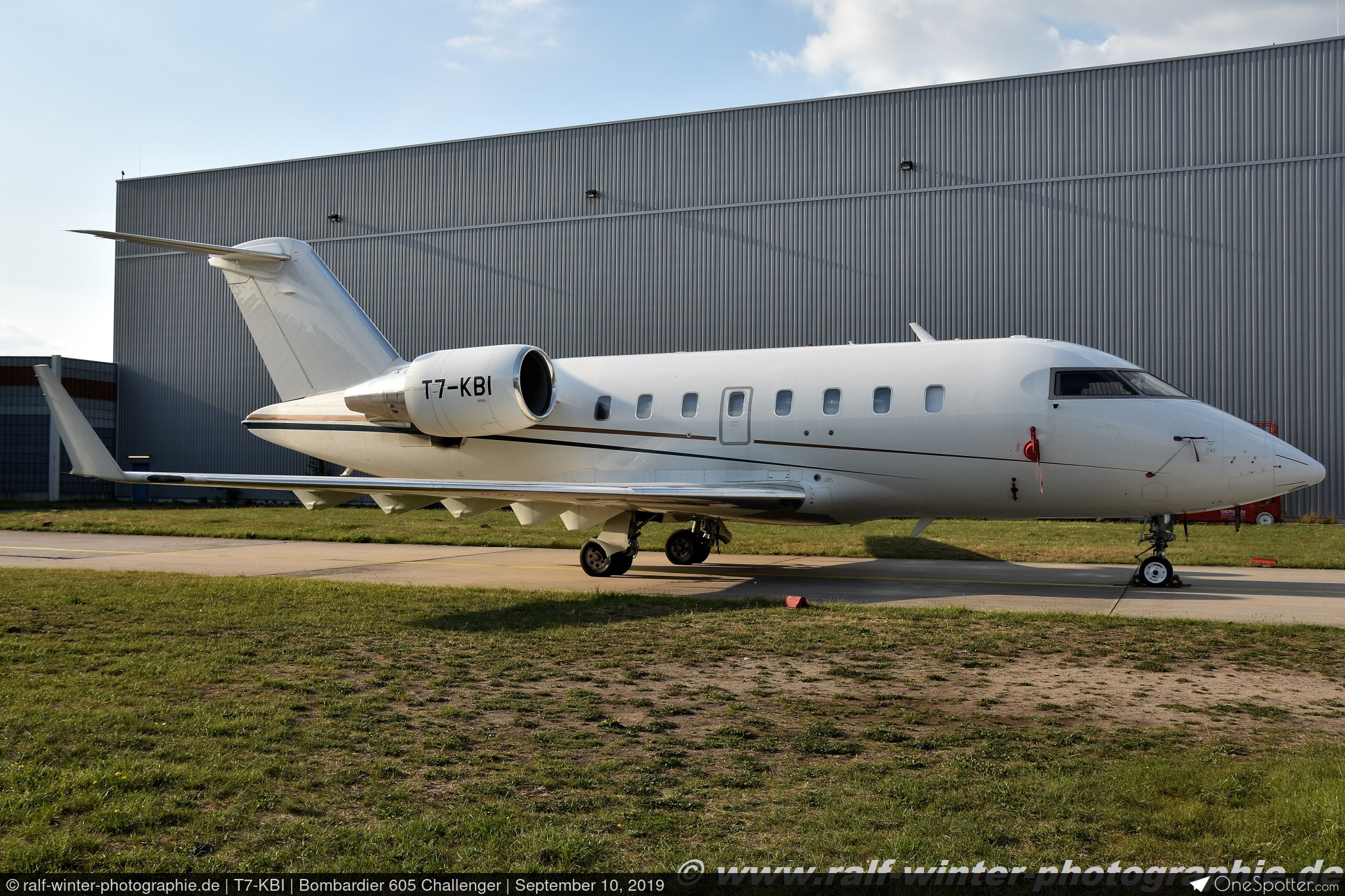 Bombardier Aerospace Tucano ピンバッジ 398.22_600x600_crop_center.jpg