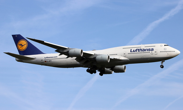Lufthansa B 747-D 安全のしおり Lufthansa B 747-D 安全のしおり Lufthansa B 747-D 安全のしおり