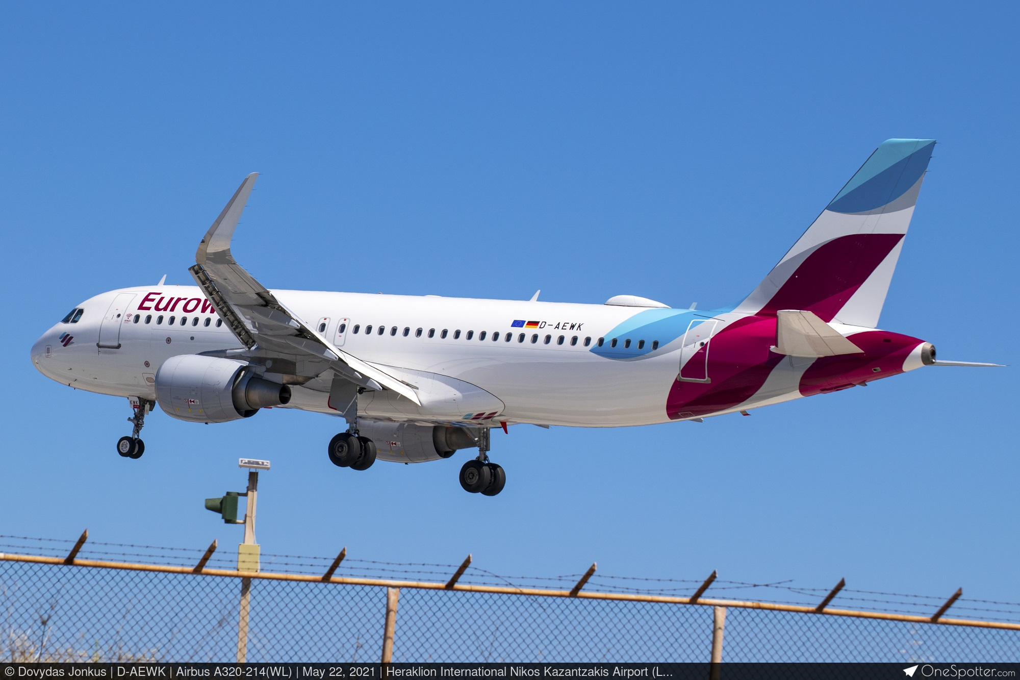 D-AEWK - Airbus A320-214(WL), Eurowings | OneSpotter.com