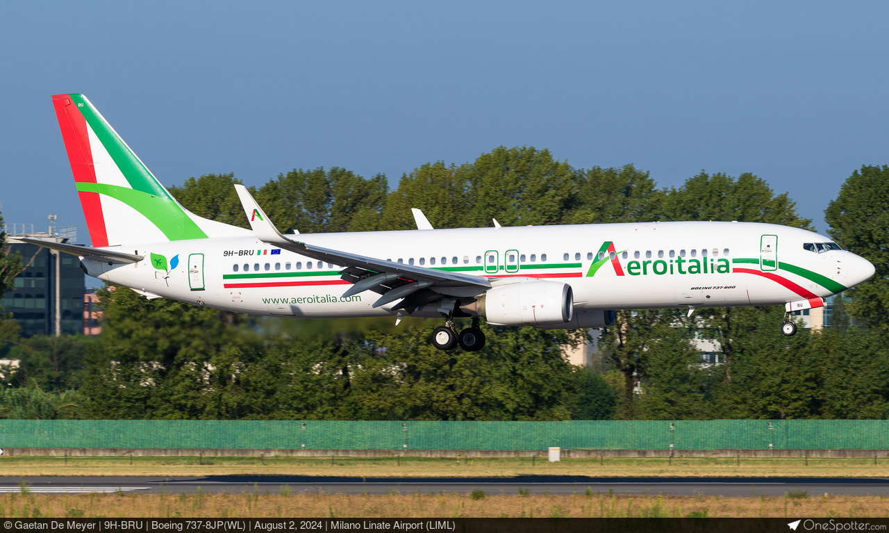 9H-BRU - Aeroitalia Boeing 737-8JP(WL), MSN 39419 | OneSpotter.com