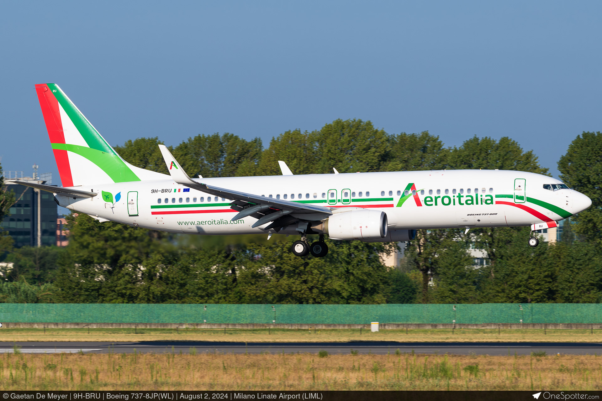 9H-BRU Aeroitalia Boeing 737-8JP(WL), MSN 39419 | OneSpotter.com