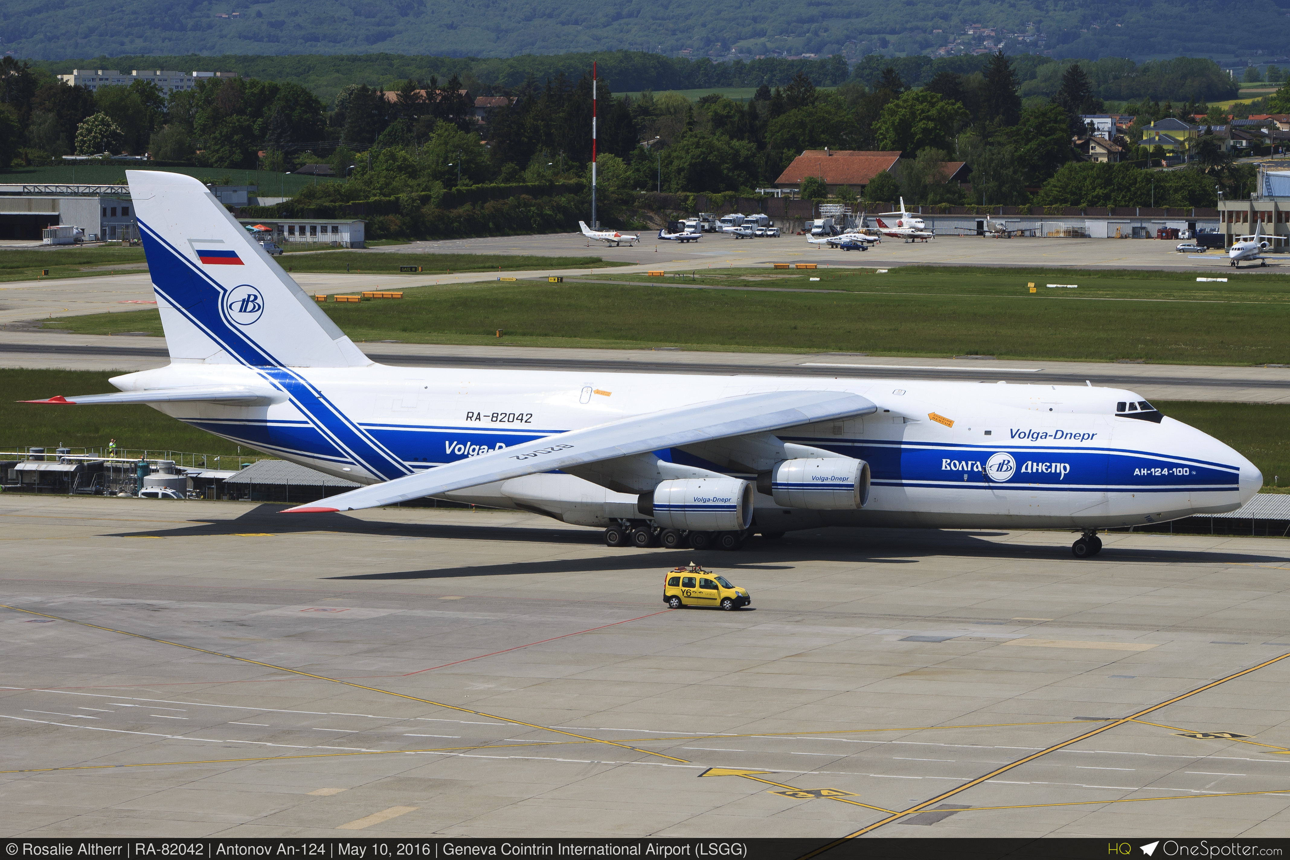 ヴォルガドニエプル航空 AN-124 RUSLAN RA-82042 1/400 Amazon.co.jp: BLUE WINGS 1/400 完成品 Antonov AN-124 RA-82042