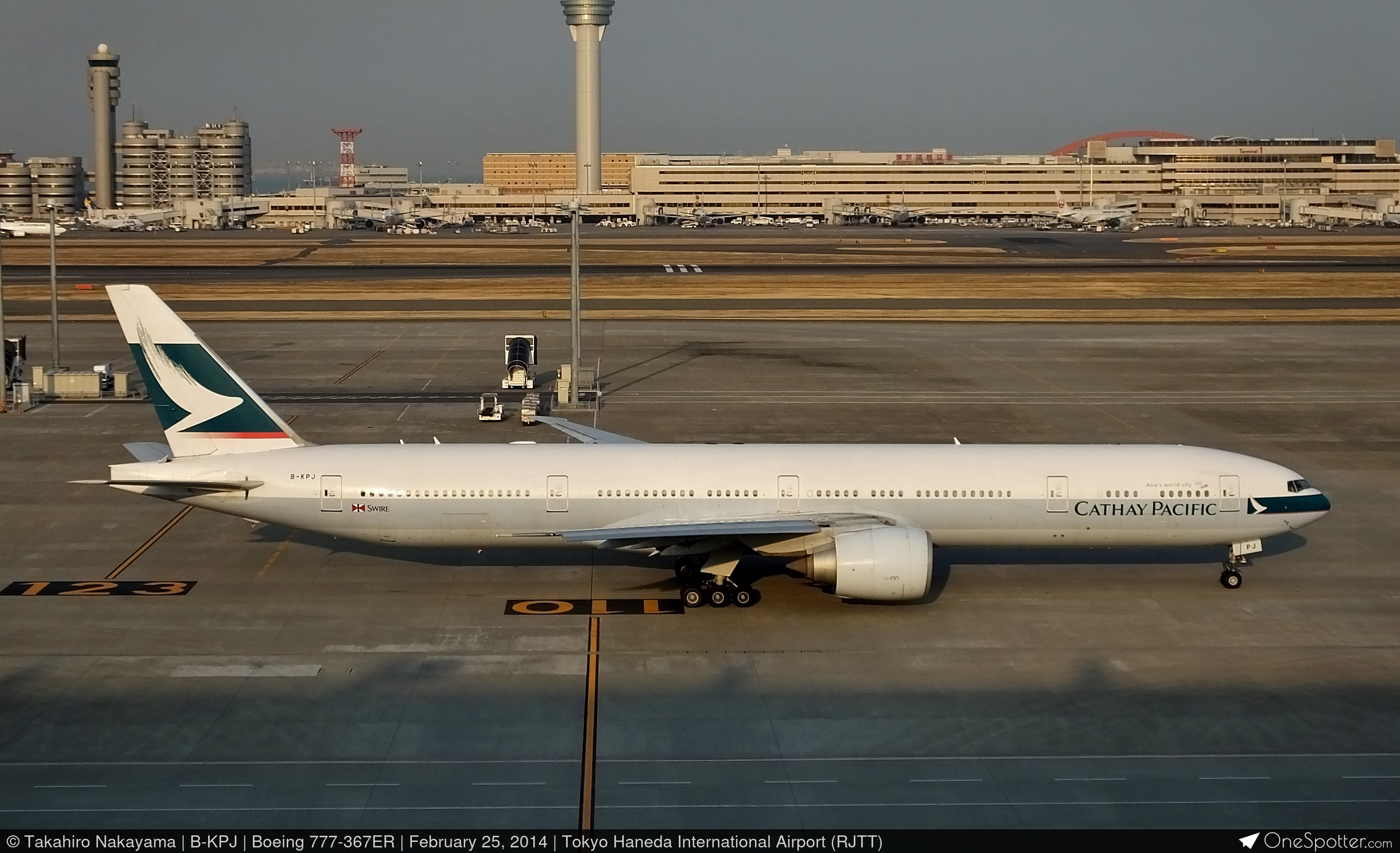 B-KPJ - Boeing 777-367ER, Cathay Pacific | OneSpotter.com