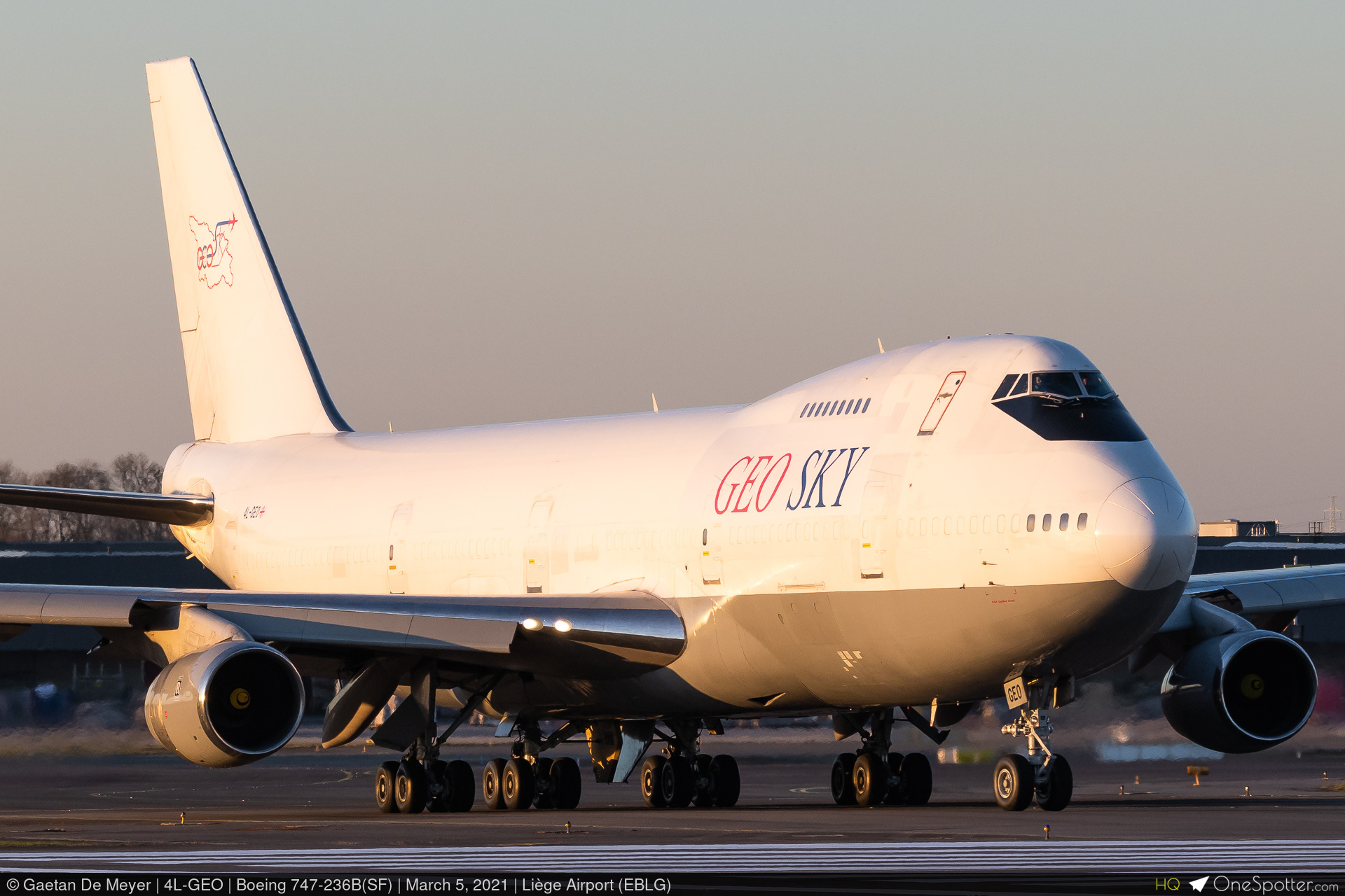 4L-GEO Geosky Boeing 747-236B(SF), MSN 23711 | OneSpotter.com