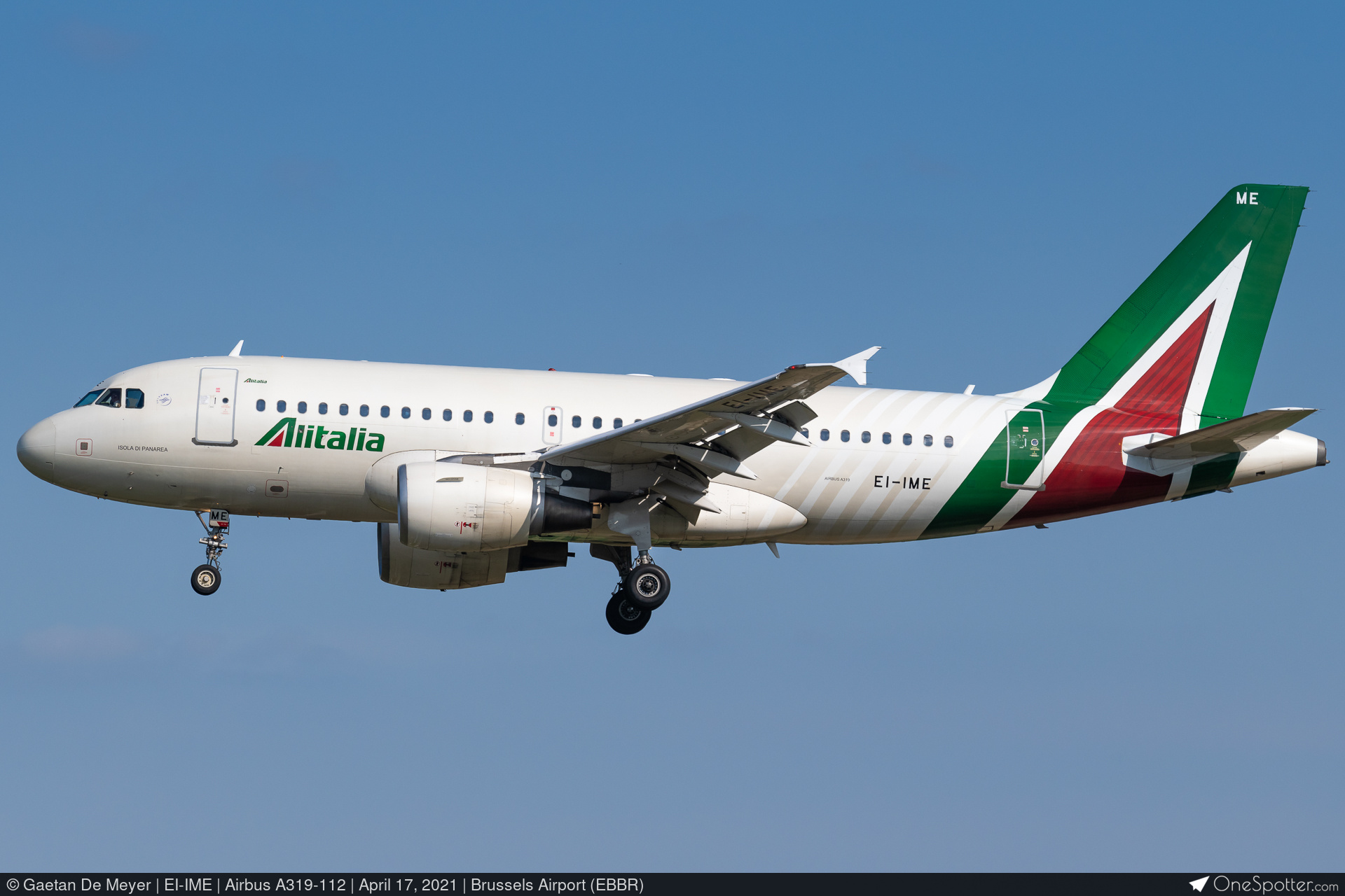 アリタリア航空A I R B U S  Ａ319 アリタリア航空 機材一覧 エアバスA319 | FlyTeam(フライチーム)