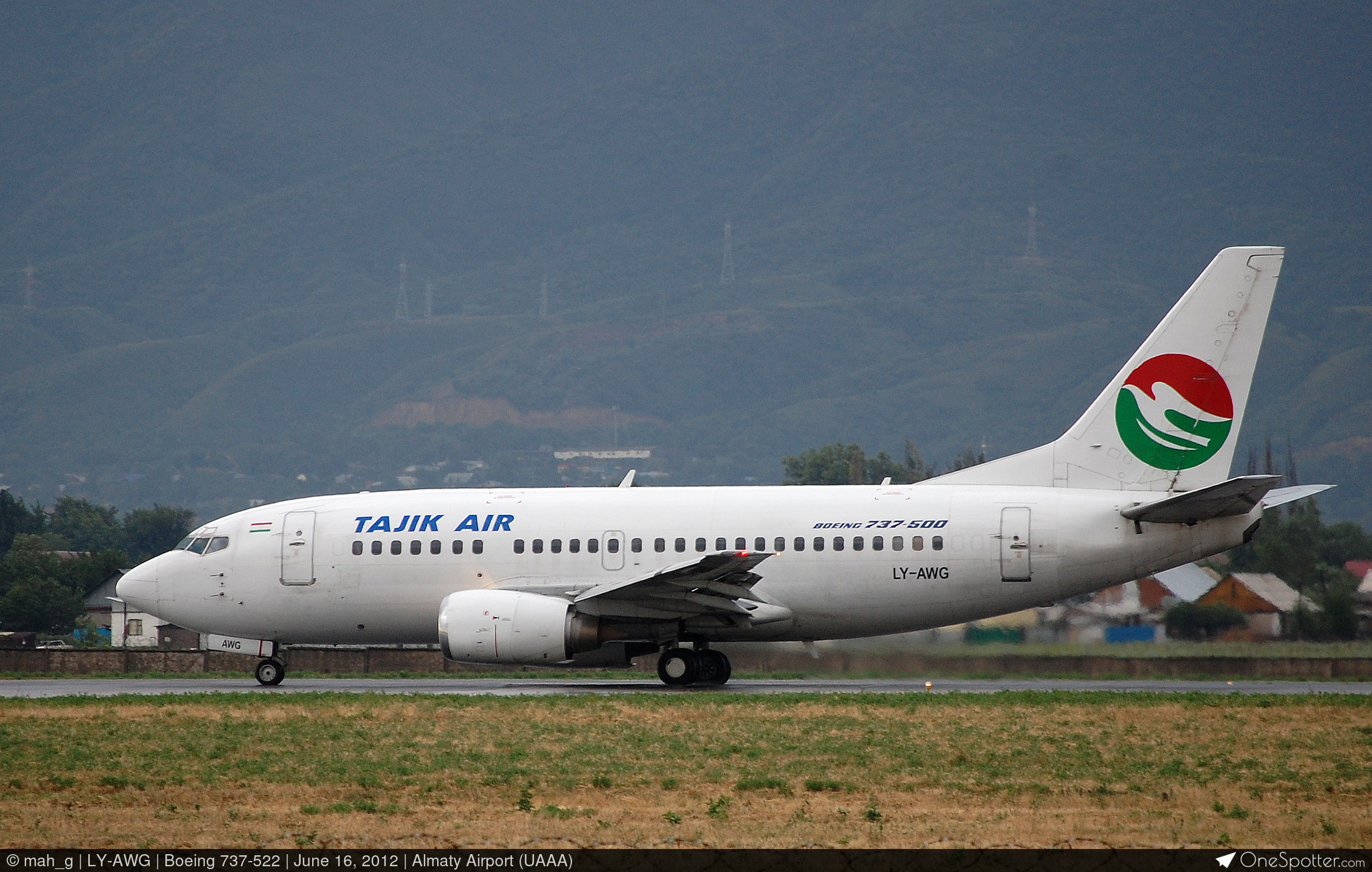 Таджик аирлайнес. Таджик аэро авиакомпания. Точик эйр душанбе. Таджик эйр боинг 747. Таджик эйр новости.