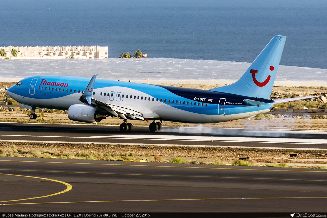 ᖇ ·͜·☆⡱ G-FDZX TUI Airways Boeing 737-8K5(WL), MSN 37258