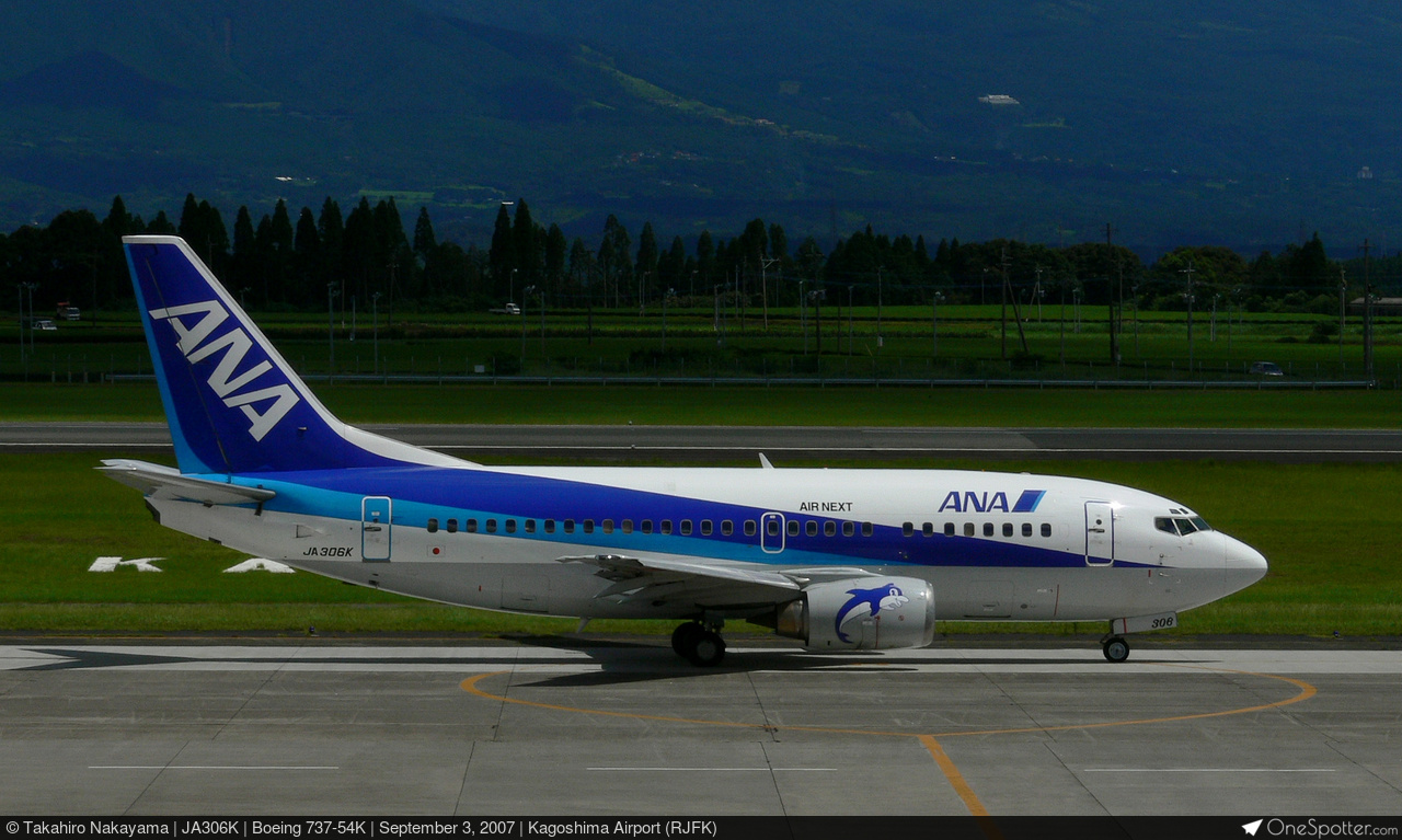 JA306K ANA Wings Boeing 737-54K, MSN 29794 | OneSpotter.com