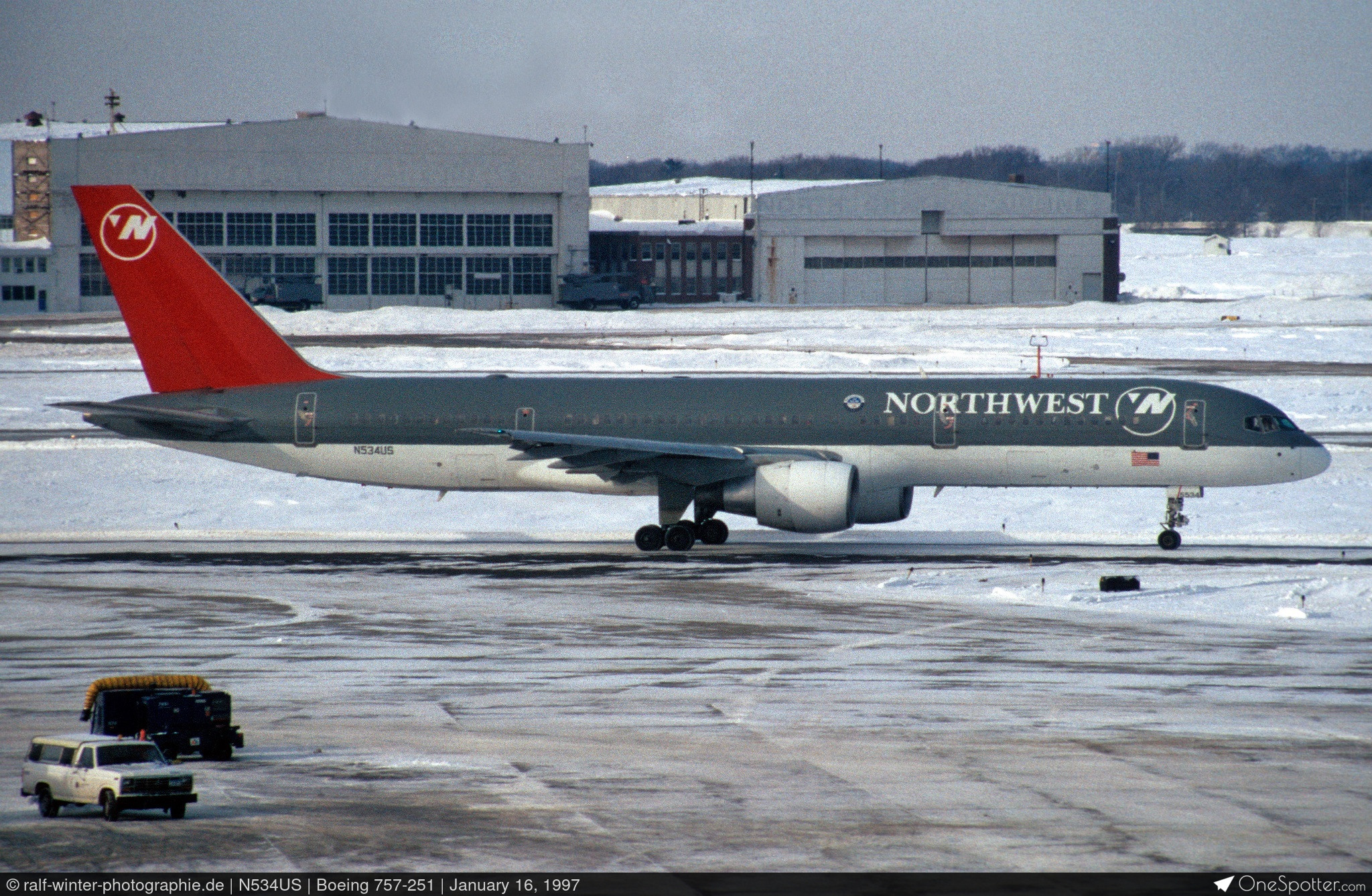 N534US Delta Air Lines Boeing 757-251, MSN 24265 | OneSpotter.com