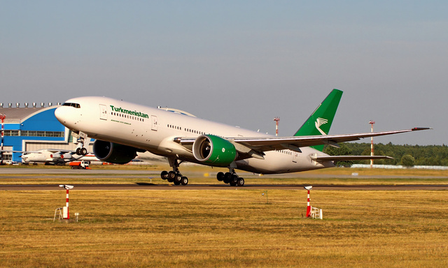 とっつぁん777 Boeing 777-FS2 FedEx Express N885FD - AirTeamImages.com