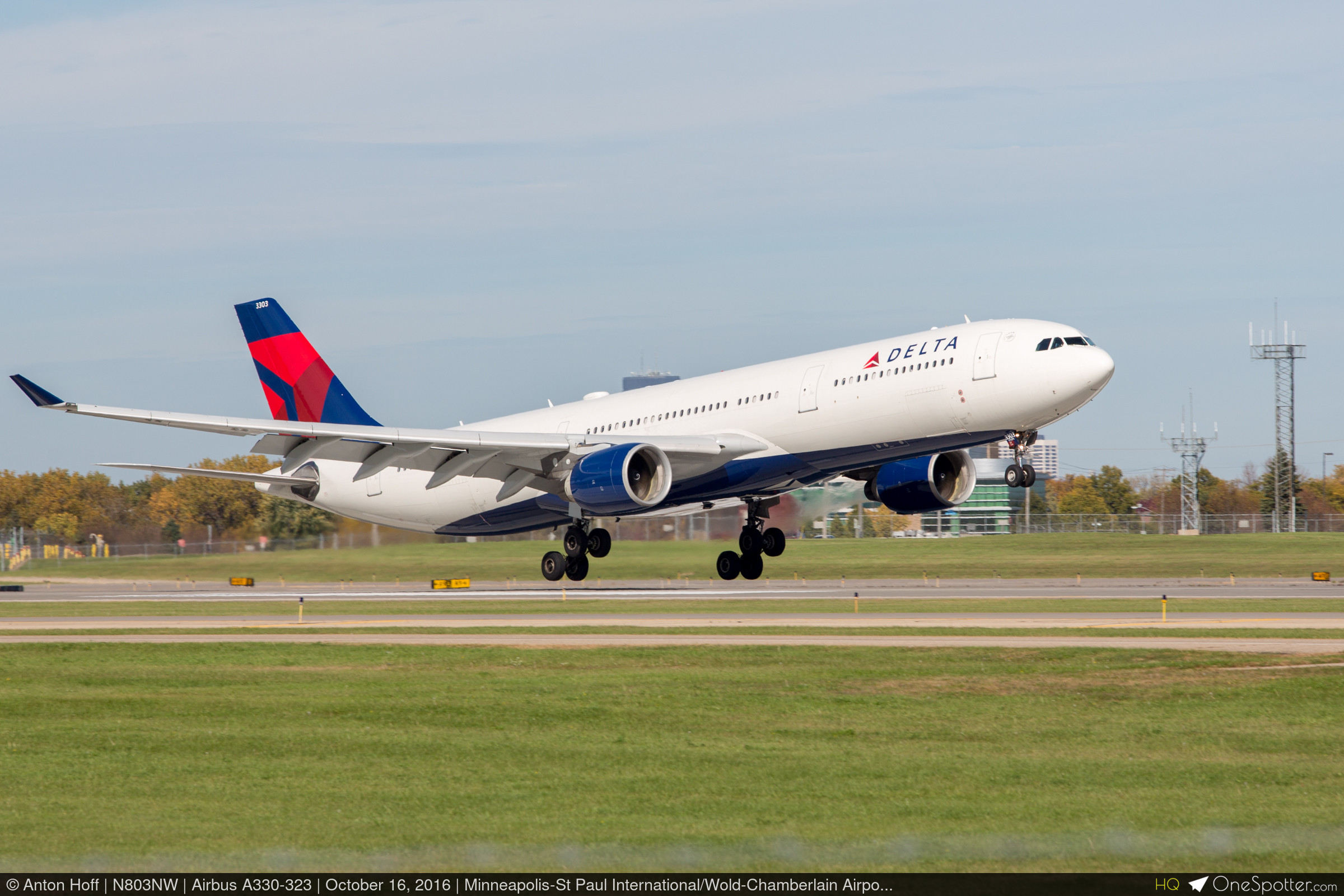 N803NW Delta Air Lines Airbus A330-323, MSN 542 | OneSpotter.com