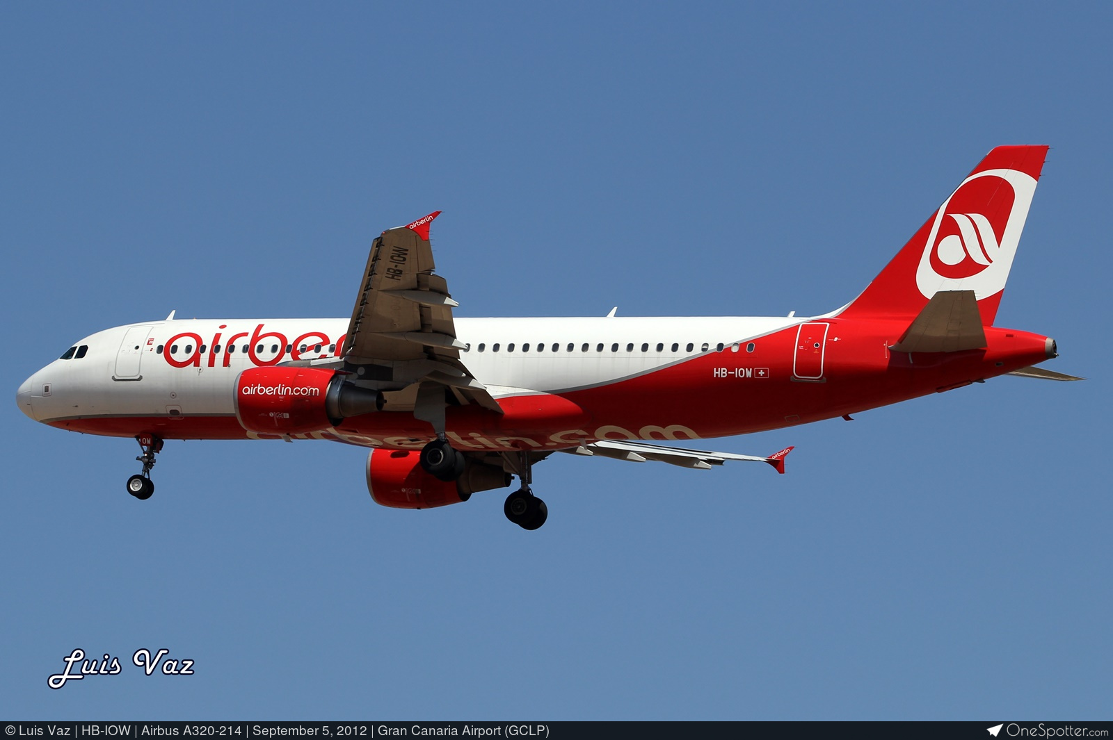 LZ-FSB Fly2Sky Airbus A320-214, MSN 3055 | OneSpotter.com