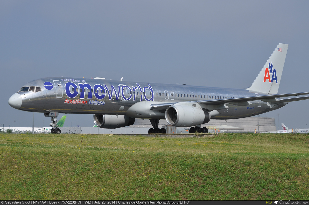 N174AA - Boeing 757-223(PCF)(WL), American Airlines | OneSpotter.com