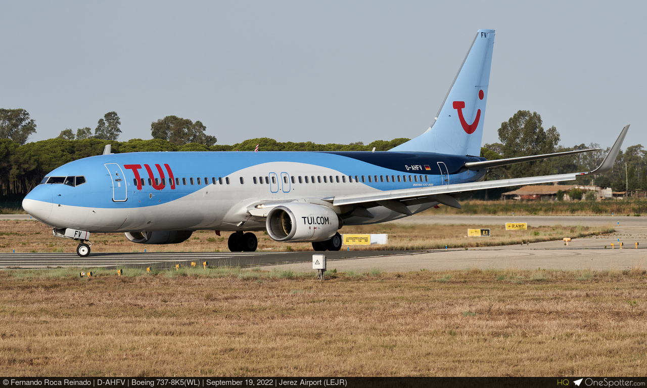 D-AHFV - TUIfly Boeing 737-8K5(WL), MSN 30415 | OneSpotter.com