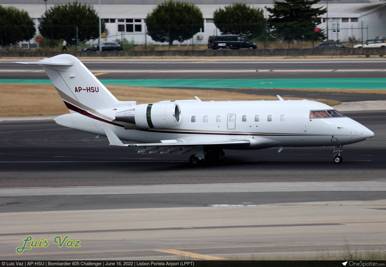 Bombardier Aerospace Tucano ピンバッジ Bombardier Aerospace Tucano ピンバッジ