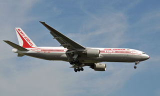 N819AX Omni Air International Boeing 777-2U8ER Photo by