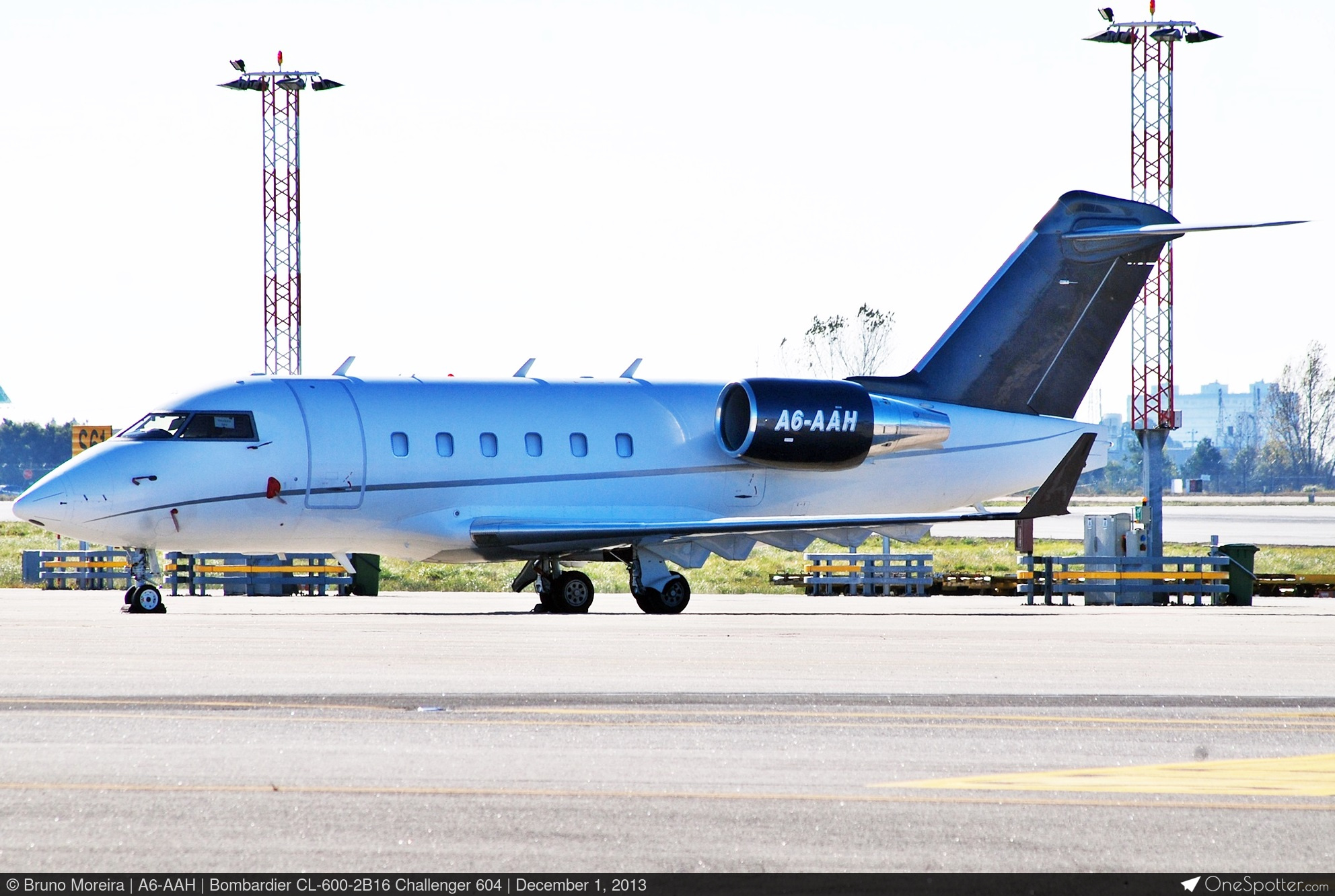 ニコ 5N-EXS Arab Wings Company Bombardier CL-600-2B16 Challenger 604