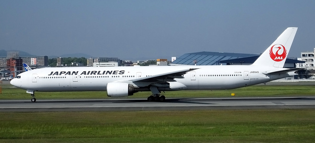 JA8945 Japan Airlines Boeing 777-346, MSN 28397 | OneSpotter.com