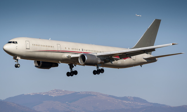 のんのん N423AX - Omni Air International Boeing 767-324(ER), MSN 27569