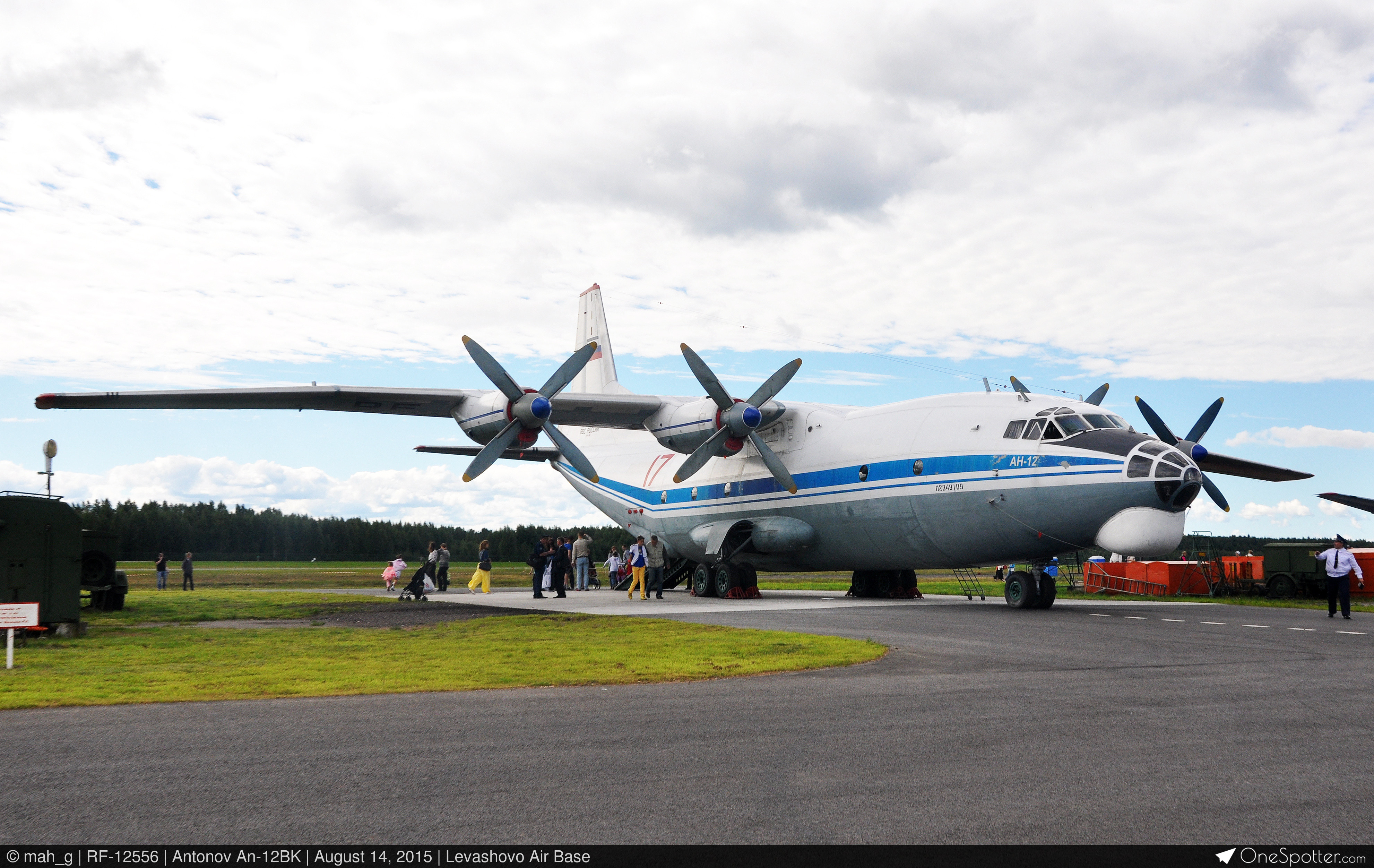 Ан 15. Ан-158. Ан 15. Ан 158 [юмк 11-12/2013] из бумаги. Ан12 самолет.