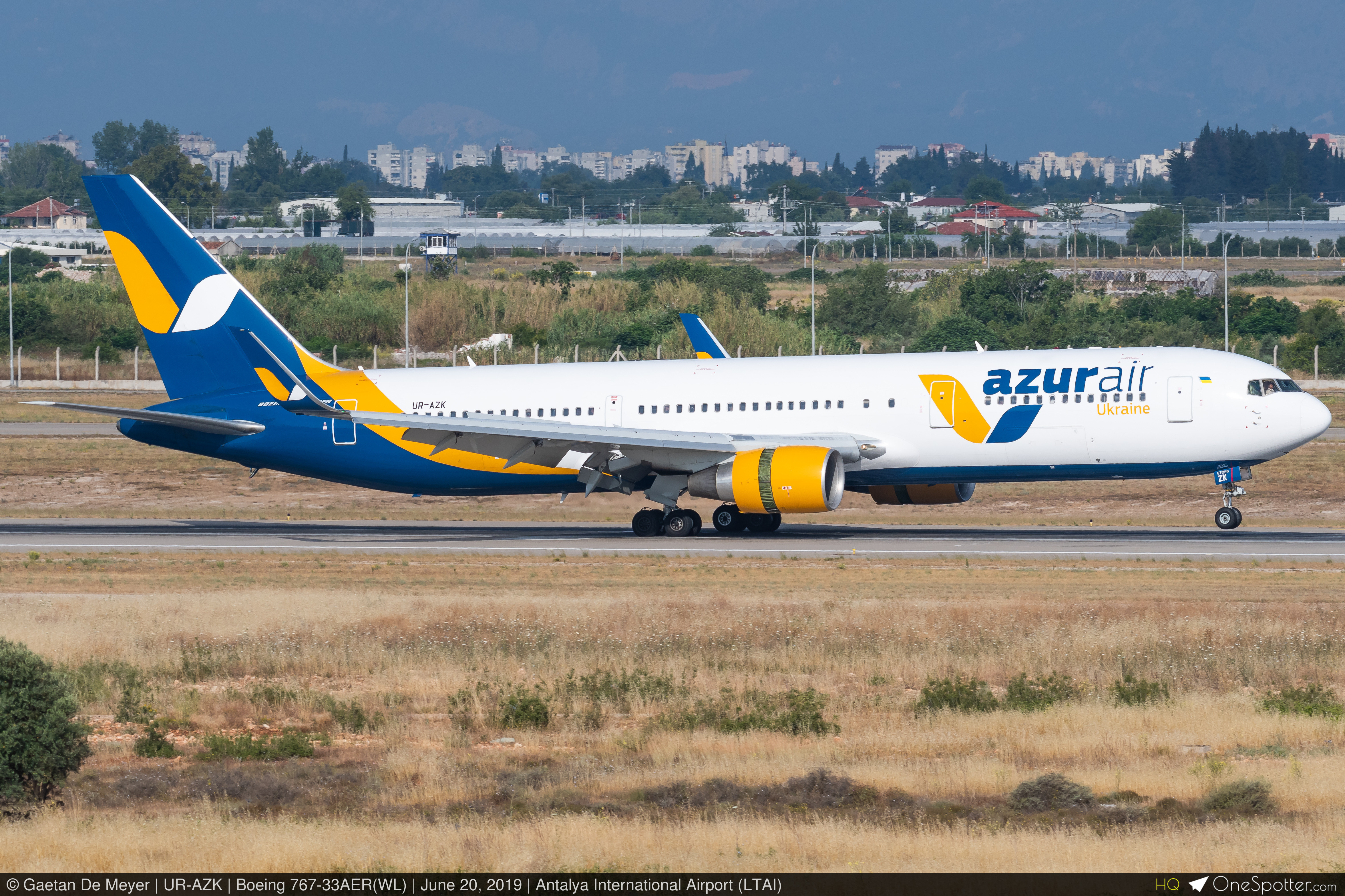 UR-AZK SkyLine Express Boeing 767-33AER(WL), MSN 28139