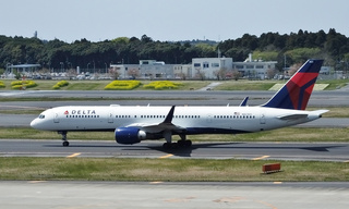 N823DX Delta Air Lines Boeing 757-26D(WL), MSN 33967 | OneSpotter.com