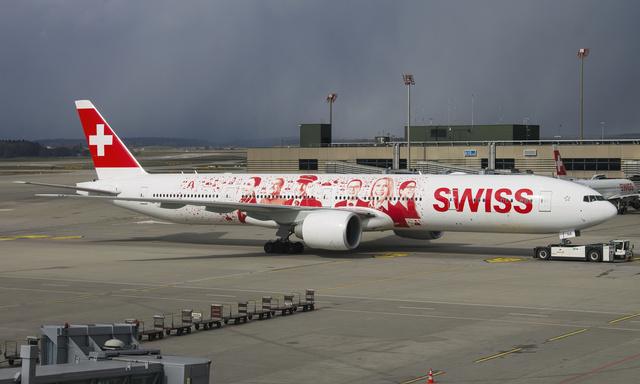 HB-JNA - Swiss Boeing 777-3DEER, MSN 44582 | OneSpotter.com