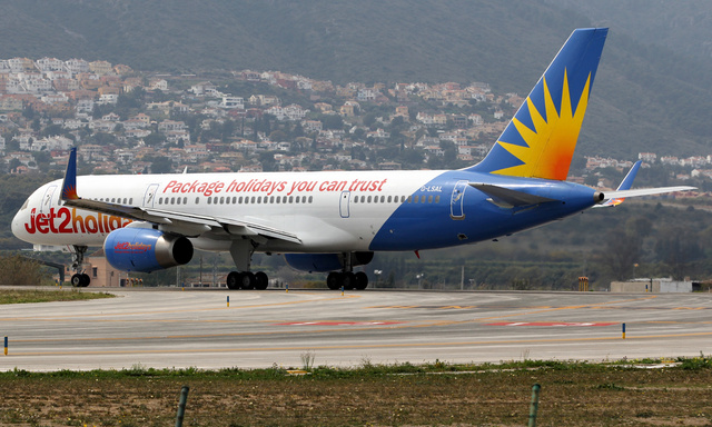 N904NV - Allegiant Air Boeing 757-204(WL), MSN 26967 | OneSpotter.com