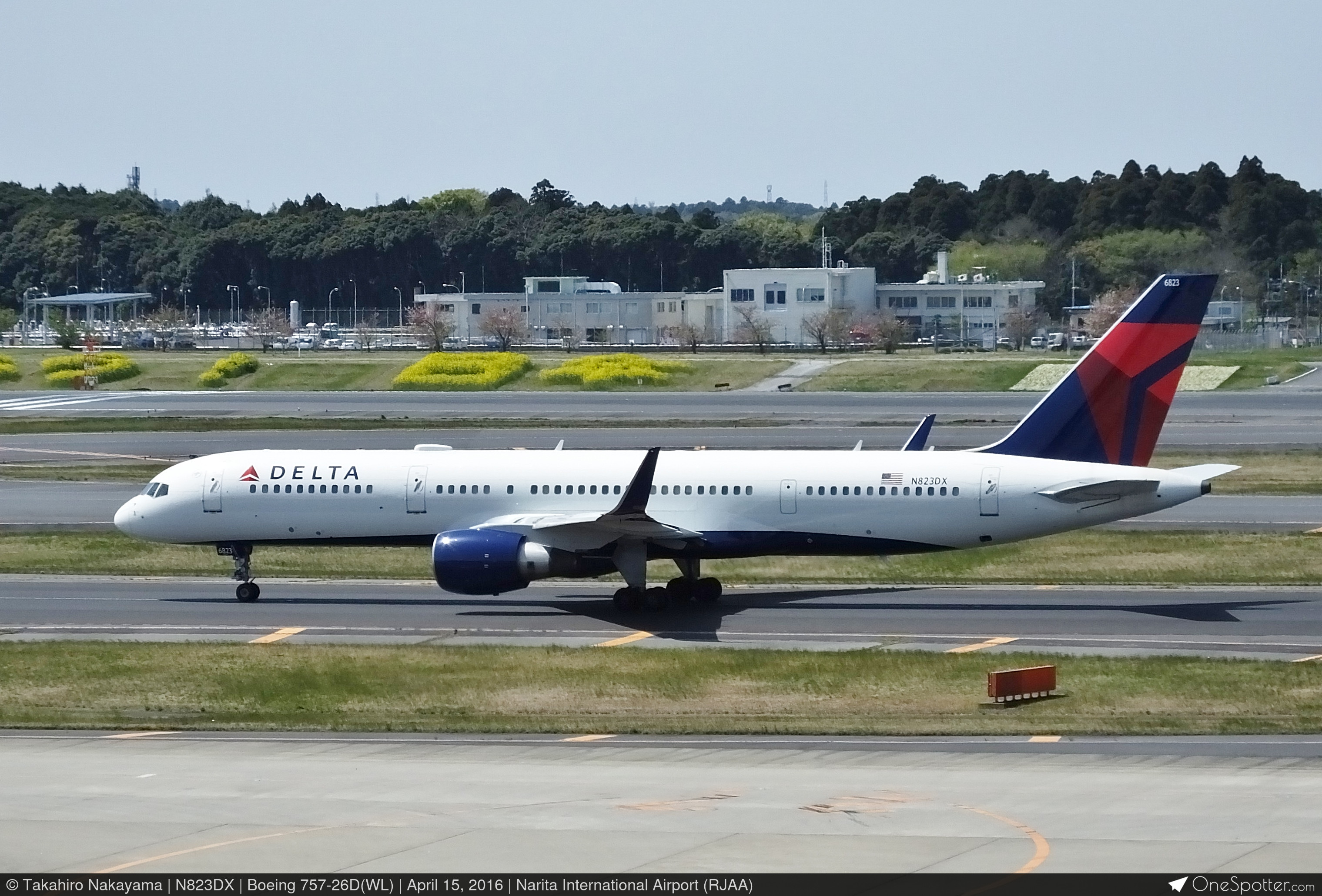 N823DX Delta Air Lines Boeing 757-26D(WL), MSN 33967 | OneSpotter.com